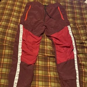 Red american eagle joggers (xs)